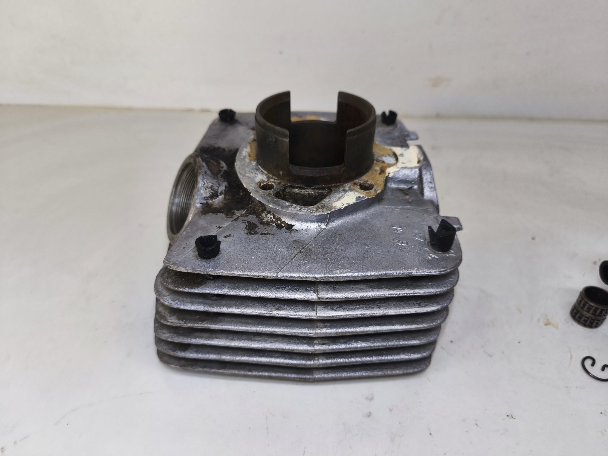 Cylinder silnika MZ ES 250/2 Trophy wersja 19 KM wymiar 69.46 mm - obrazek 3