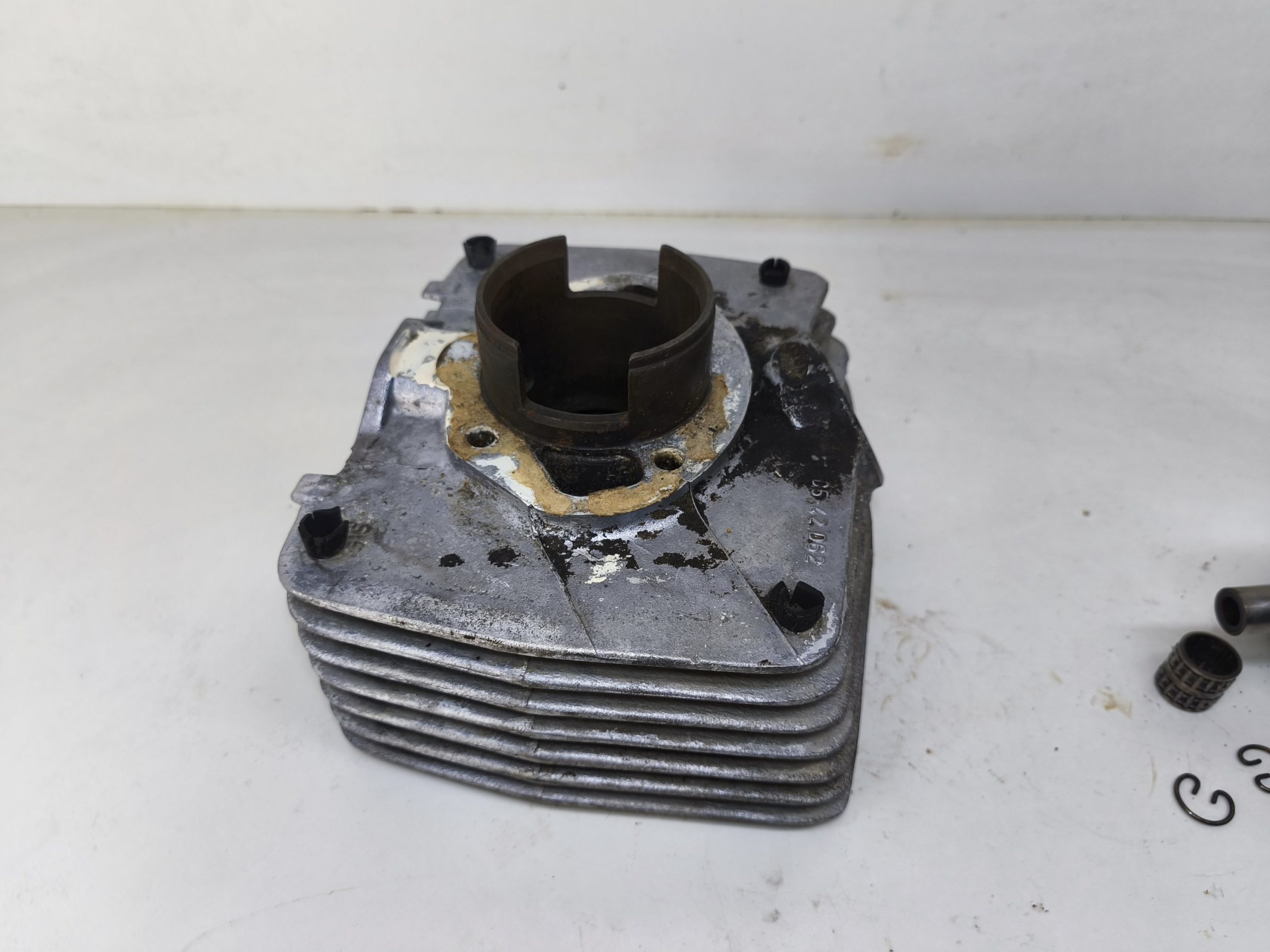 Cylinder silnika MZ ES 250/2 Trophy wersja 19 KM wymiar 69.46 mm - obrazek 2