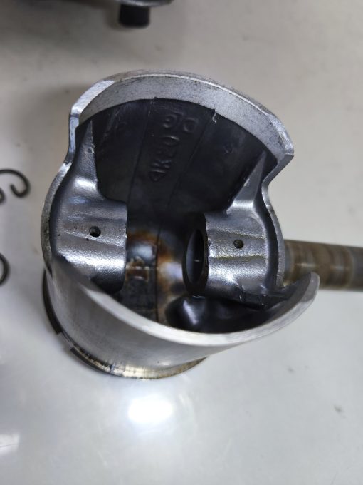 Cylinder silnika MZ TS 250 z tłokiem K20 wymiar 69.48 mm - pierwszy szlif - obrazek 10