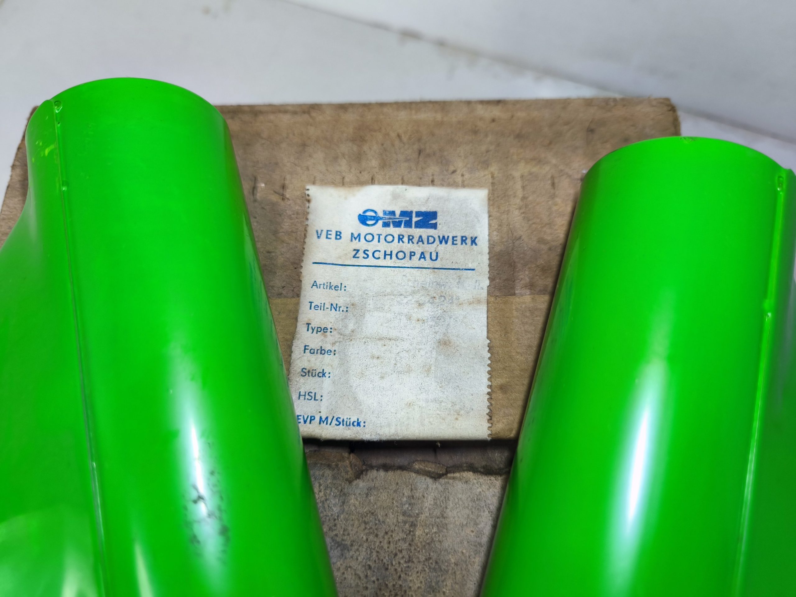 Oryginał DDR nowy - komplet mocowań lampy przedniej MZ TS 250/1 na lagi 35 mm (uchwyt mocowanie chorągiewki lampa przód) - obrazek 3