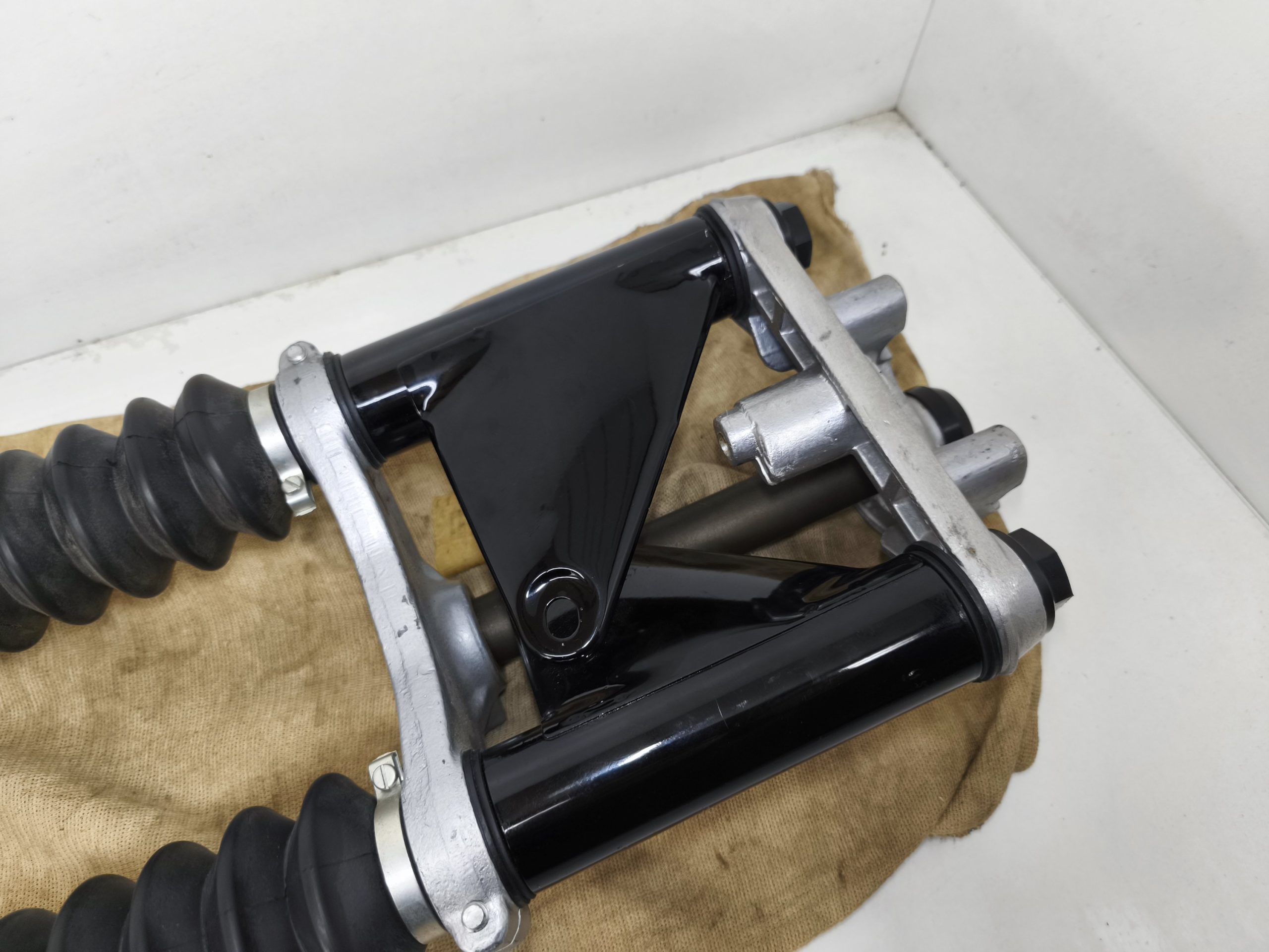 Oryginał DDR nowe - zawieszenie przednie MZ TS 250/1 lagi 35mm (lagi, golenie, chorągiewki, sztyca, półka górna) - obrazek 4