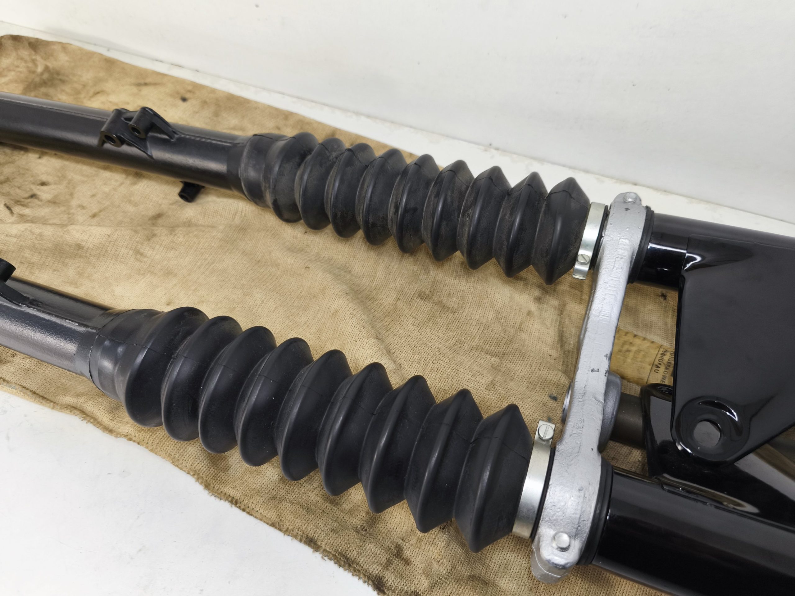 Oryginał DDR nowe - zawieszenie przednie MZ TS 250/1 lagi 35mm (lagi, golenie, chorągiewki, sztyca, półka górna) - obrazek 5