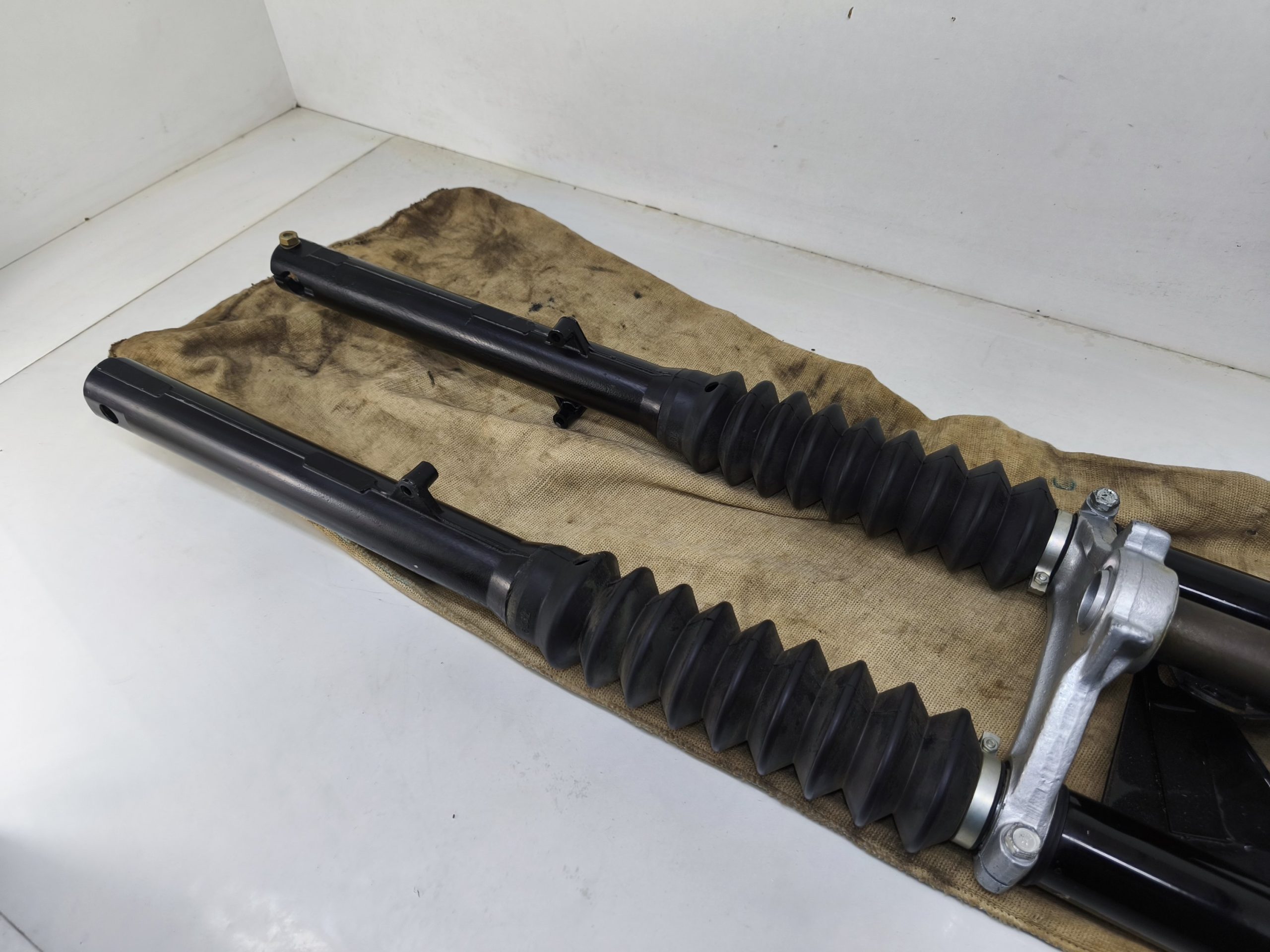 Oryginał DDR nowe - zawieszenie przednie MZ TS 250/1 lagi 35mm (lagi, golenie, chorągiewki, sztyca, półka górna) - obrazek 9