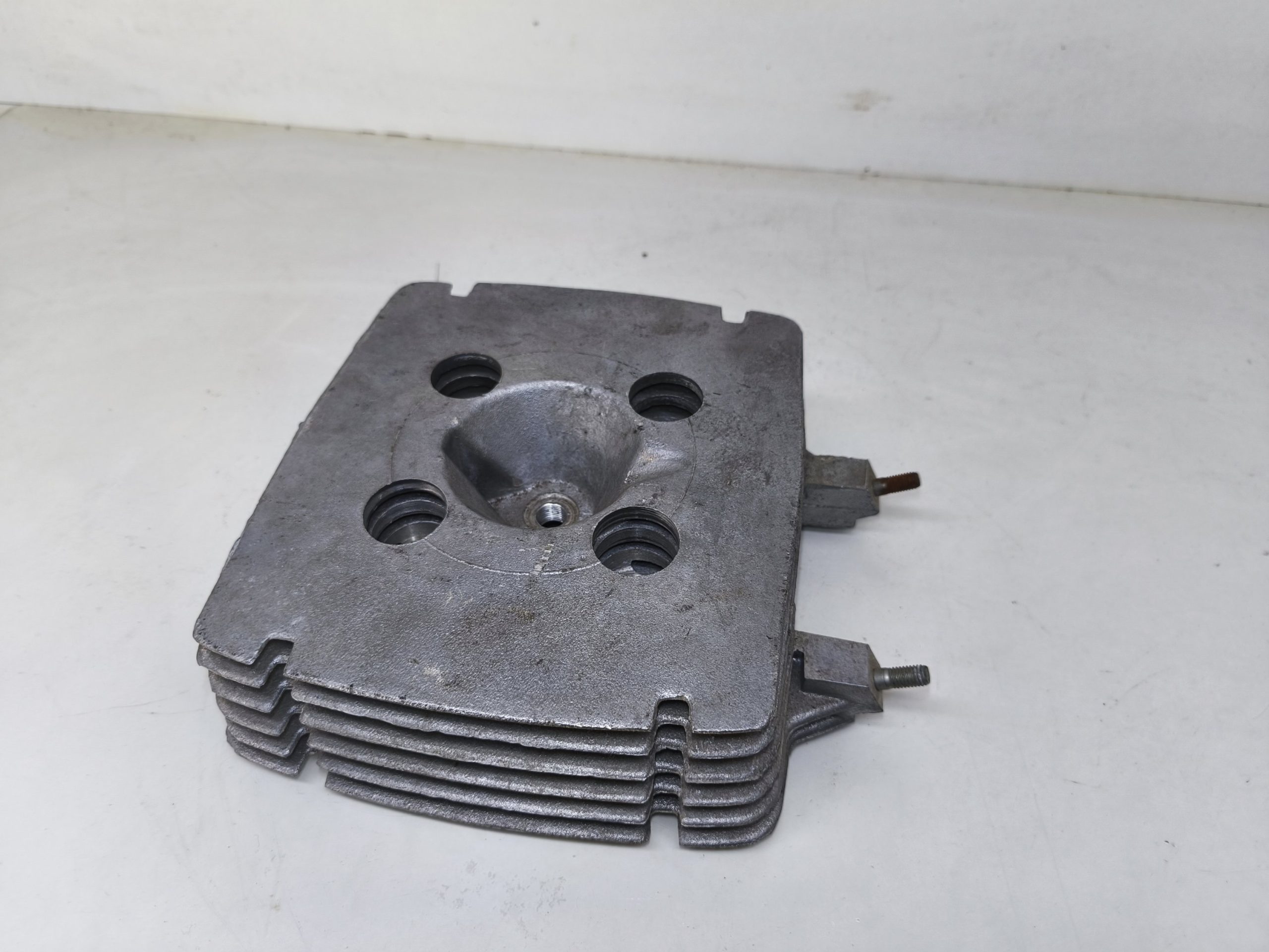 Oryginał DDR now - głowica silnika MZ ETZ 250 251