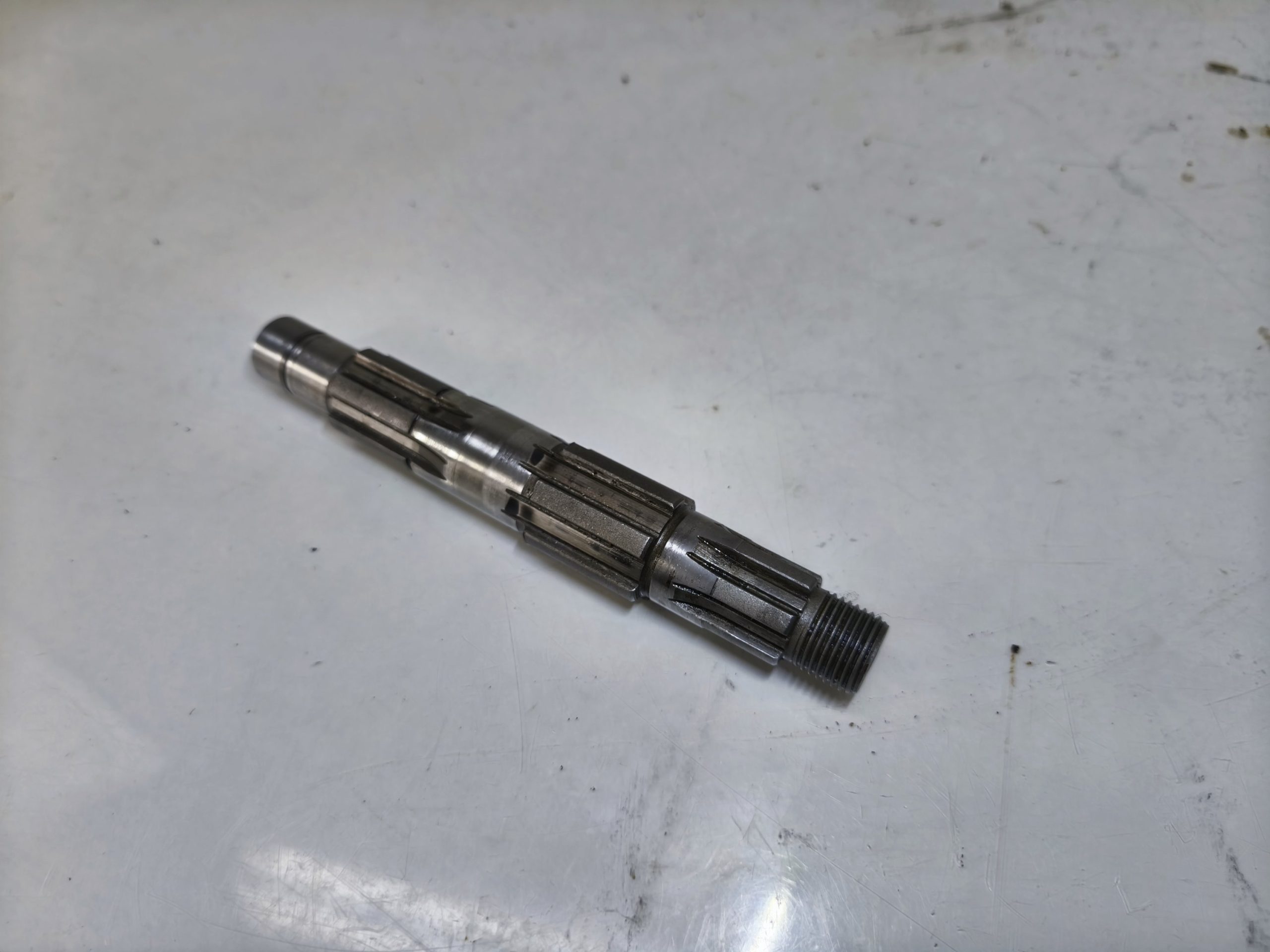 Wałek zdawczy skrzyni biegów MZ ETZ 250 251 301 TS 250/1