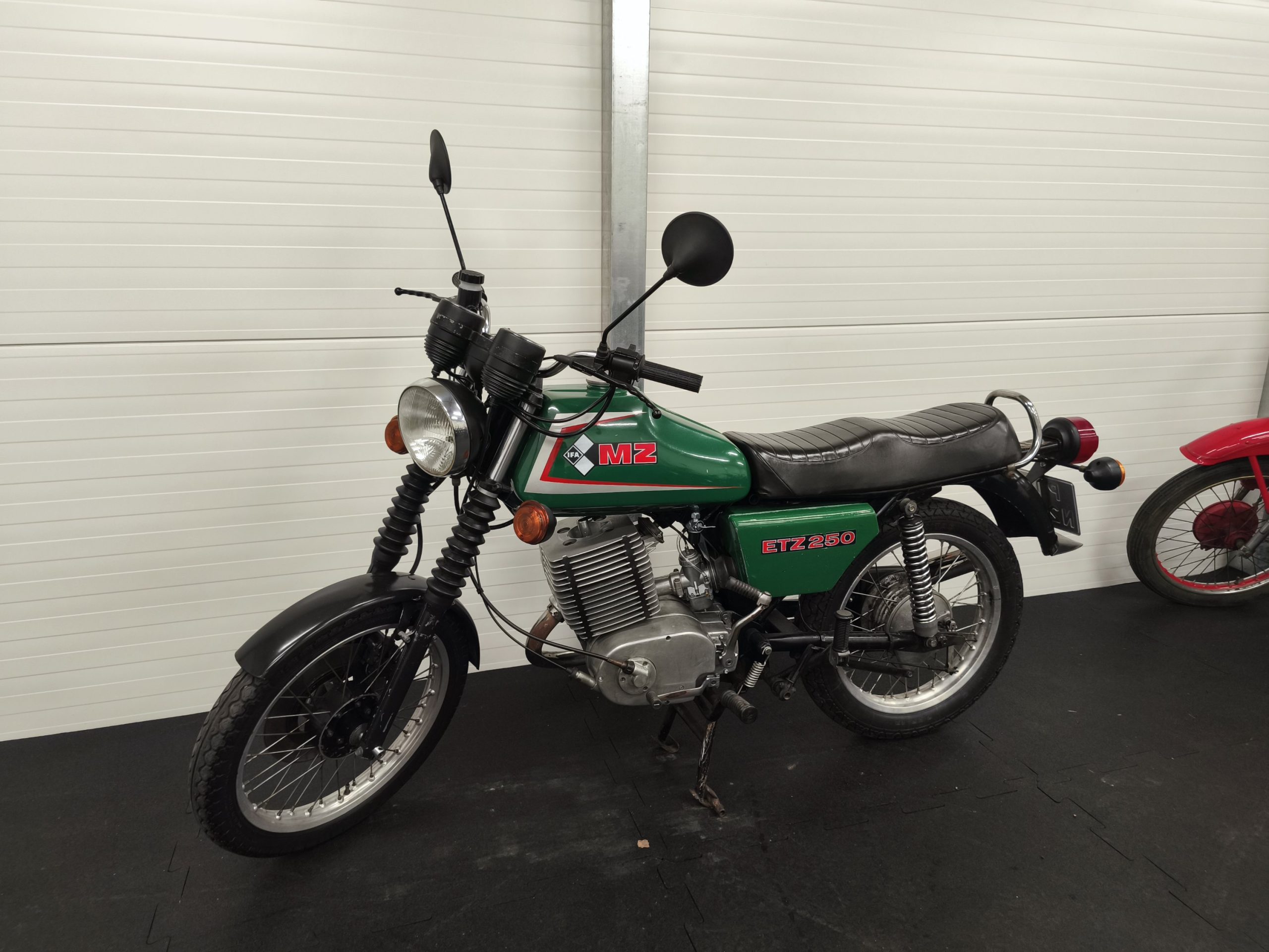 MZ ETZ 250 z dokumentami - obrazek 5