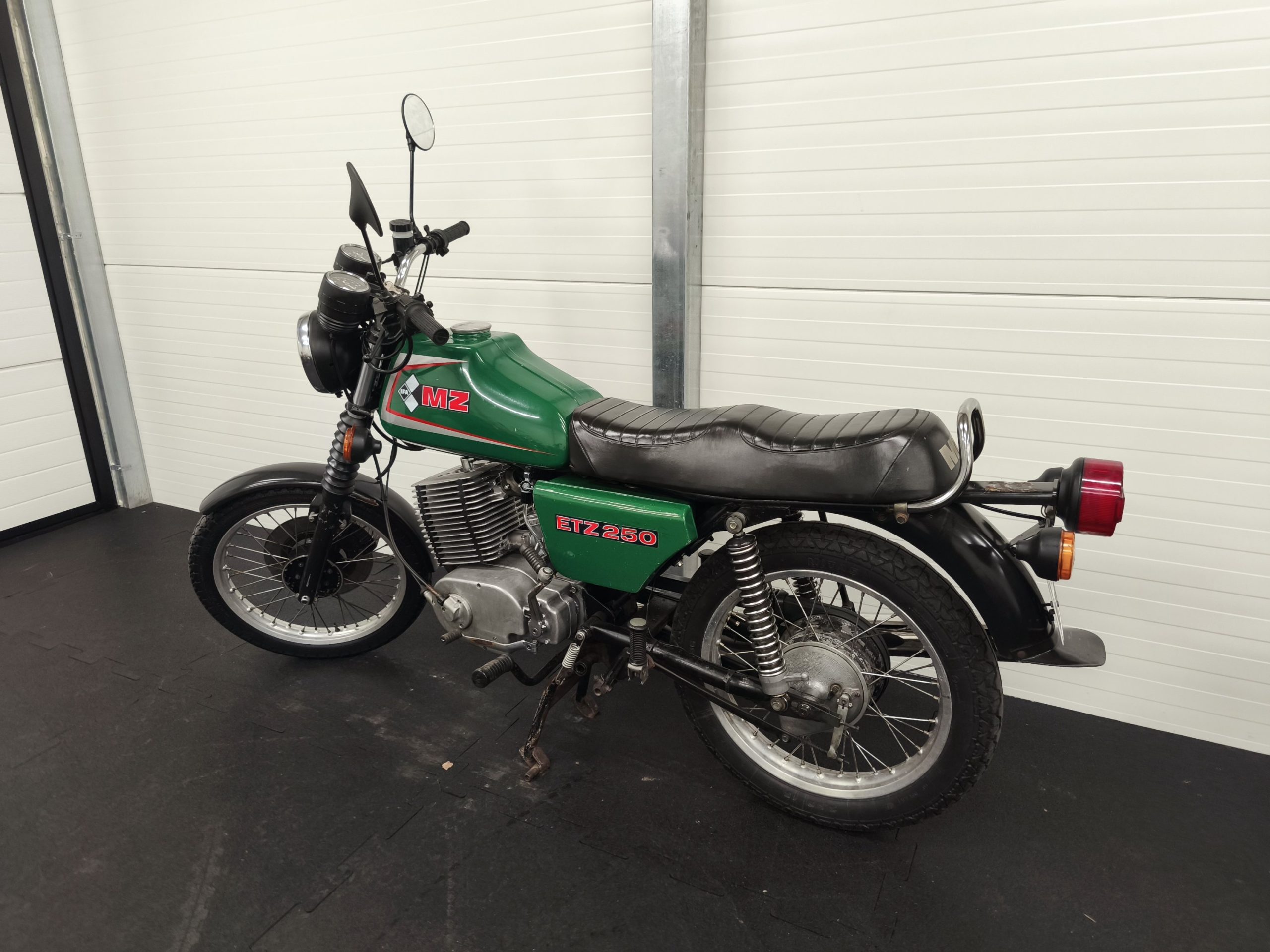 MZ ETZ 250 z dokumentami - obrazek 6