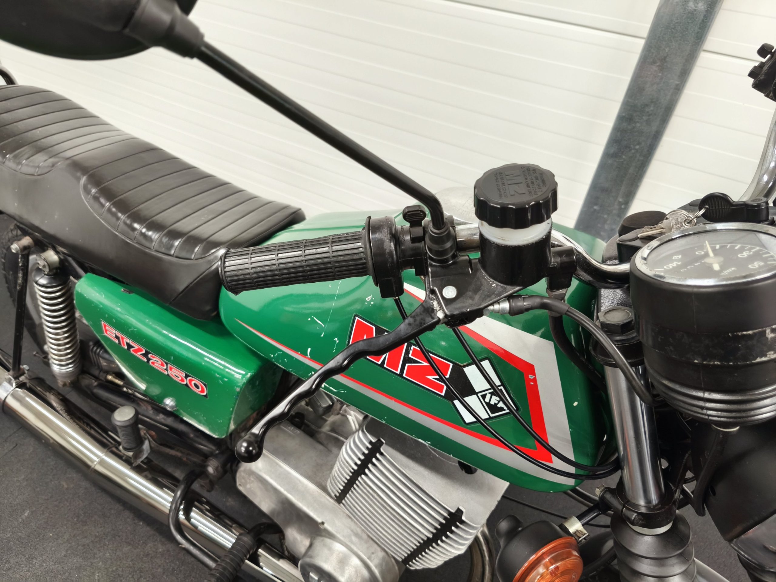 MZ ETZ 250 z dokumentami - obrazek 15