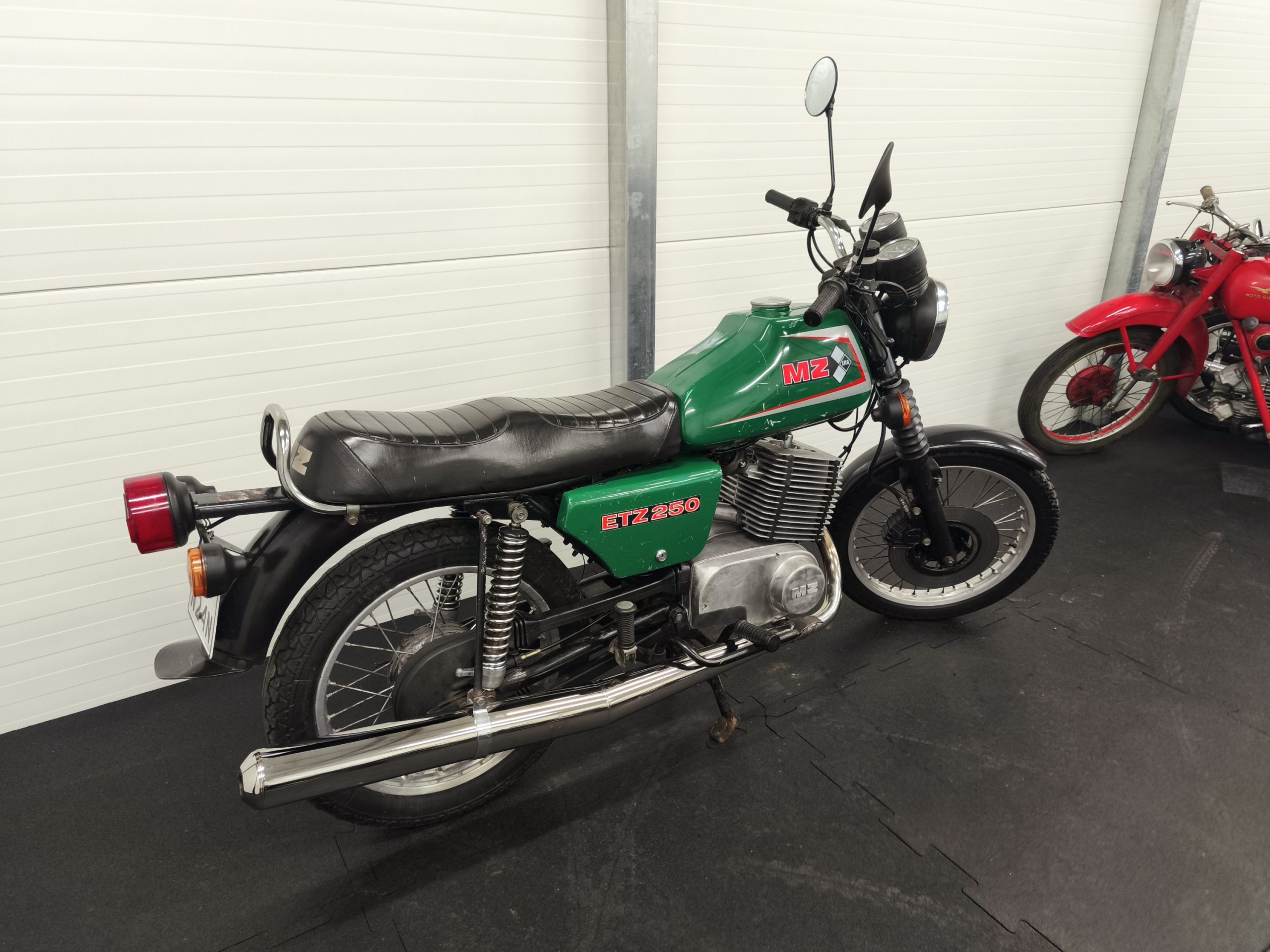 MZ ETZ 250 z dokumentami - obrazek 3