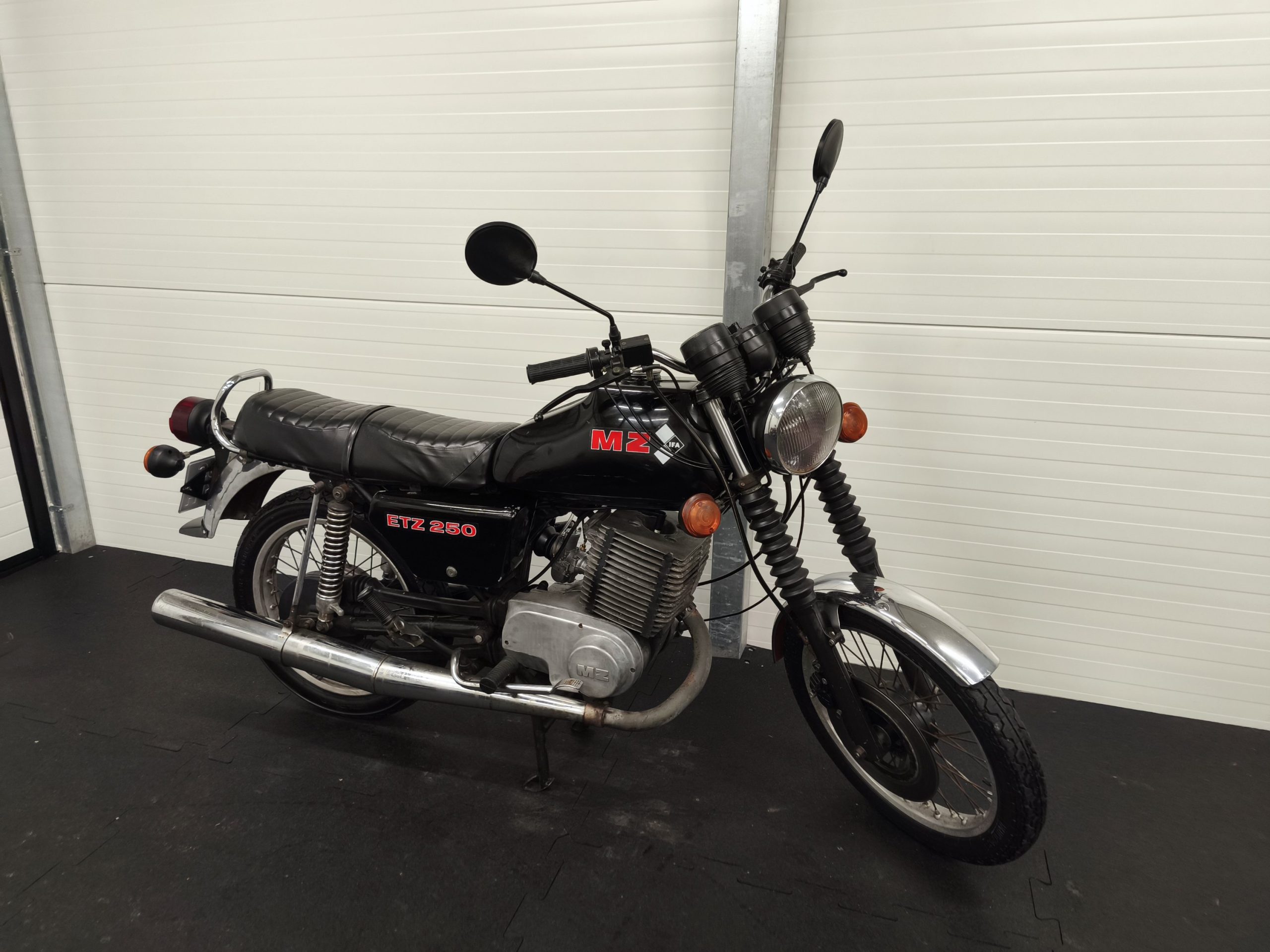 MZ ETZ 250 z dokumentami - obrazek 2