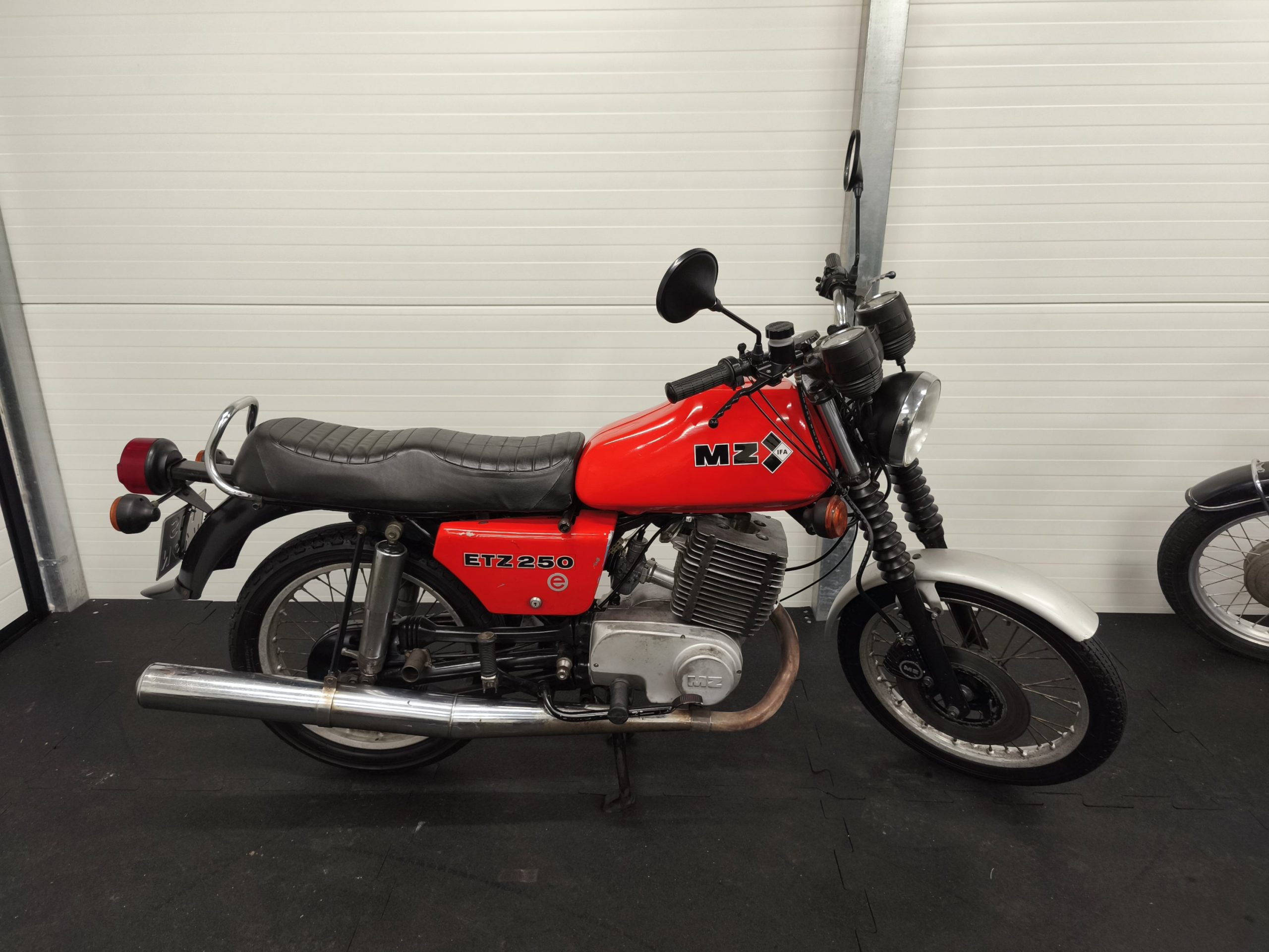 REZERWACJA - MZ ETZ 250 SW z dokumentami