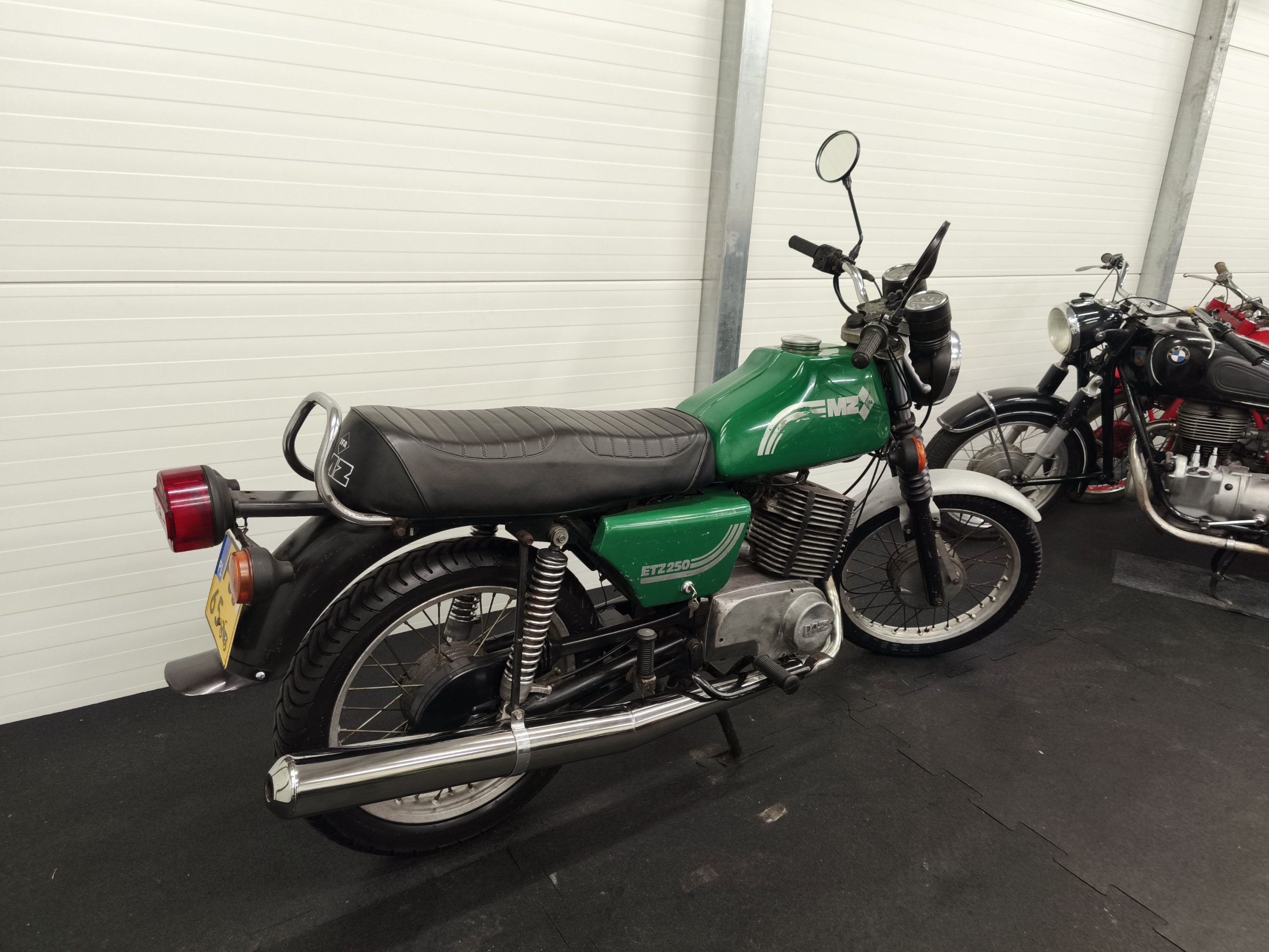 MZ ETZ 250 z dokumentami - zabytek. - obrazek 3