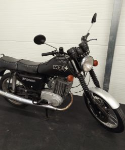 Alternative view of MZ ETZ 250 z dokumentami