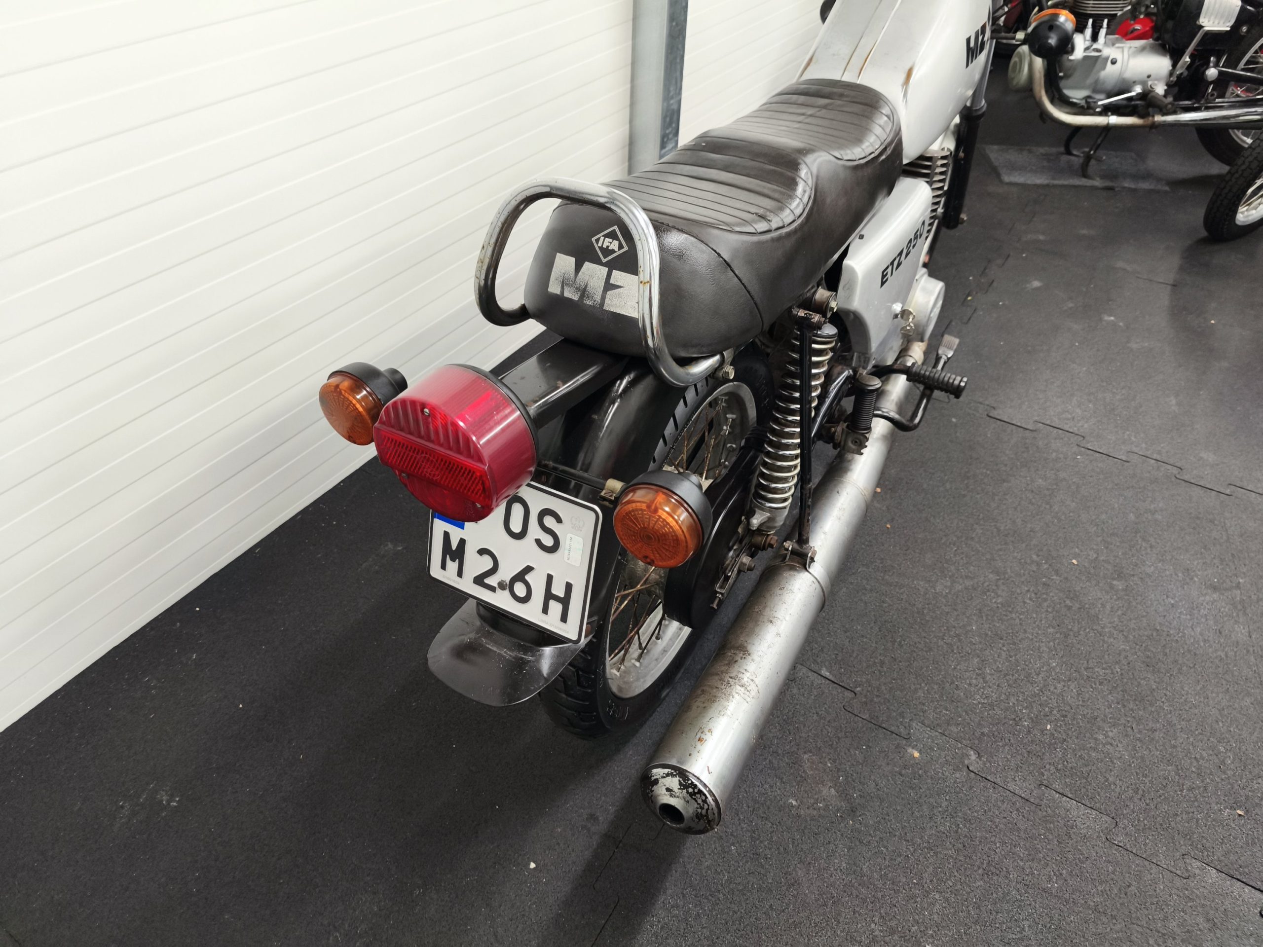 MZ ETZ 250 z dokumentami - wersja z pojedyńczym zegarem. - obrazek 26