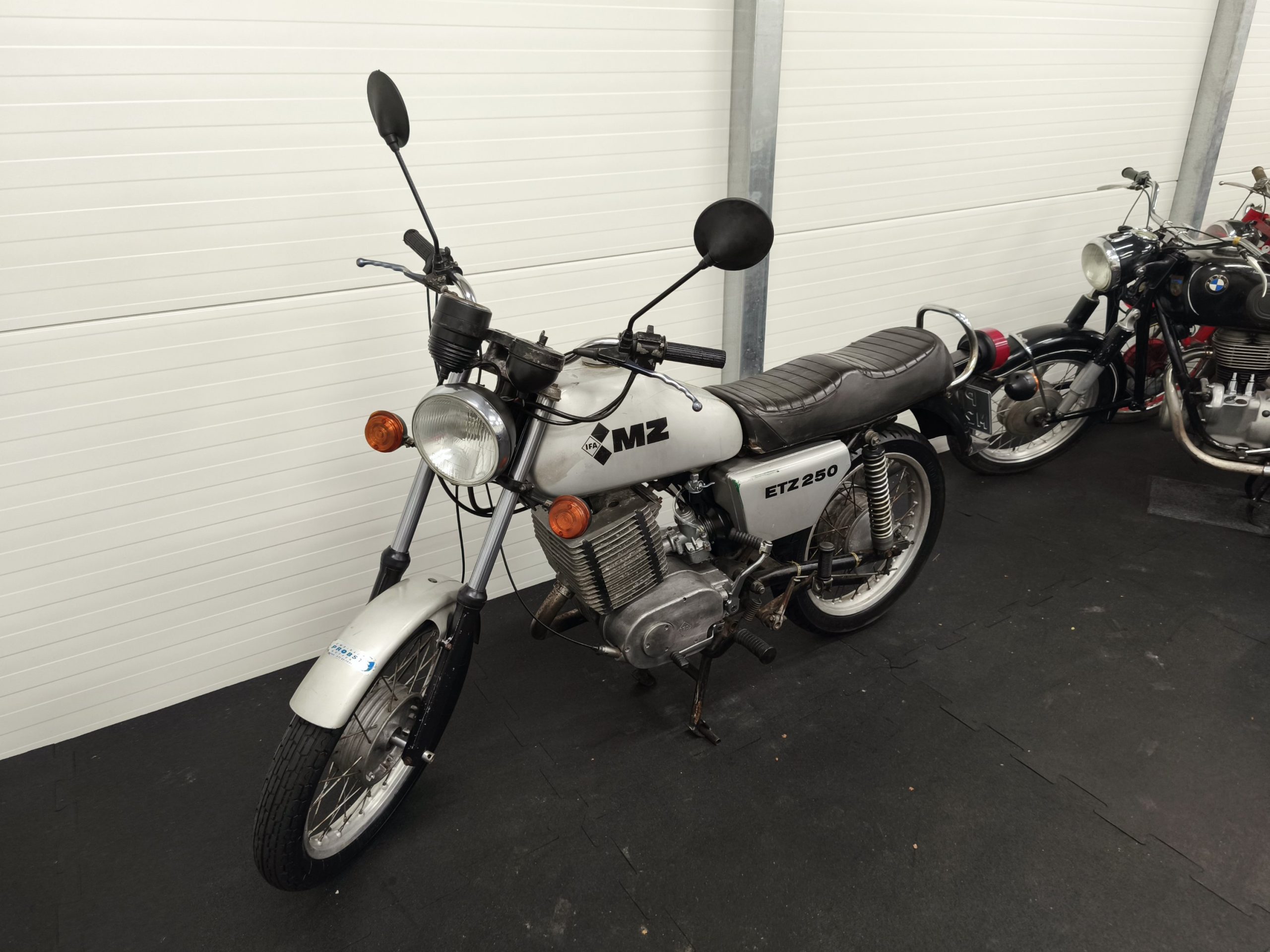 MZ ETZ 250 z dokumentami - wersja z pojedyńczym zegarem. - obrazek 5