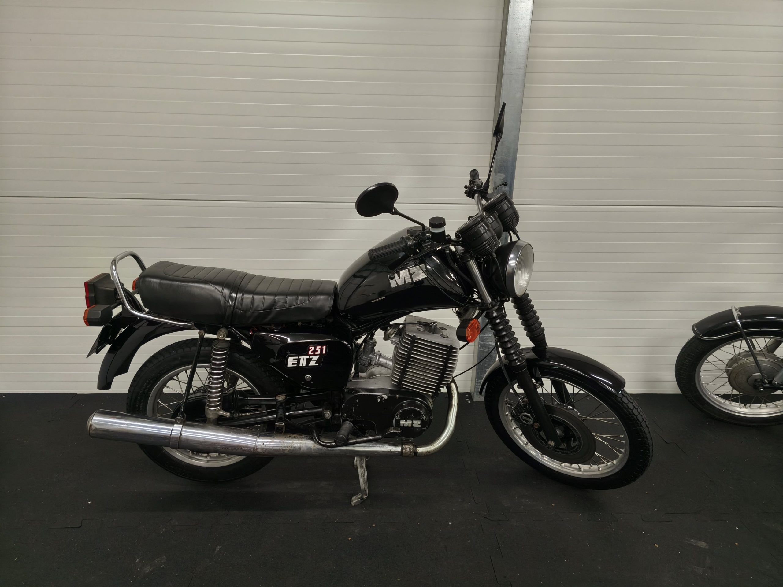 REZERWACJA - MZ ETZ 251 z dokumentami.