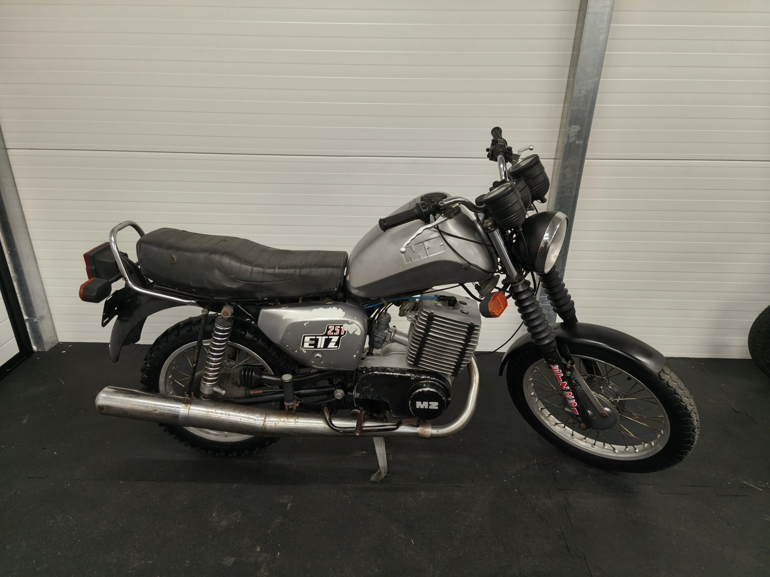 MZ ETZ 251 - baza do renowacji.