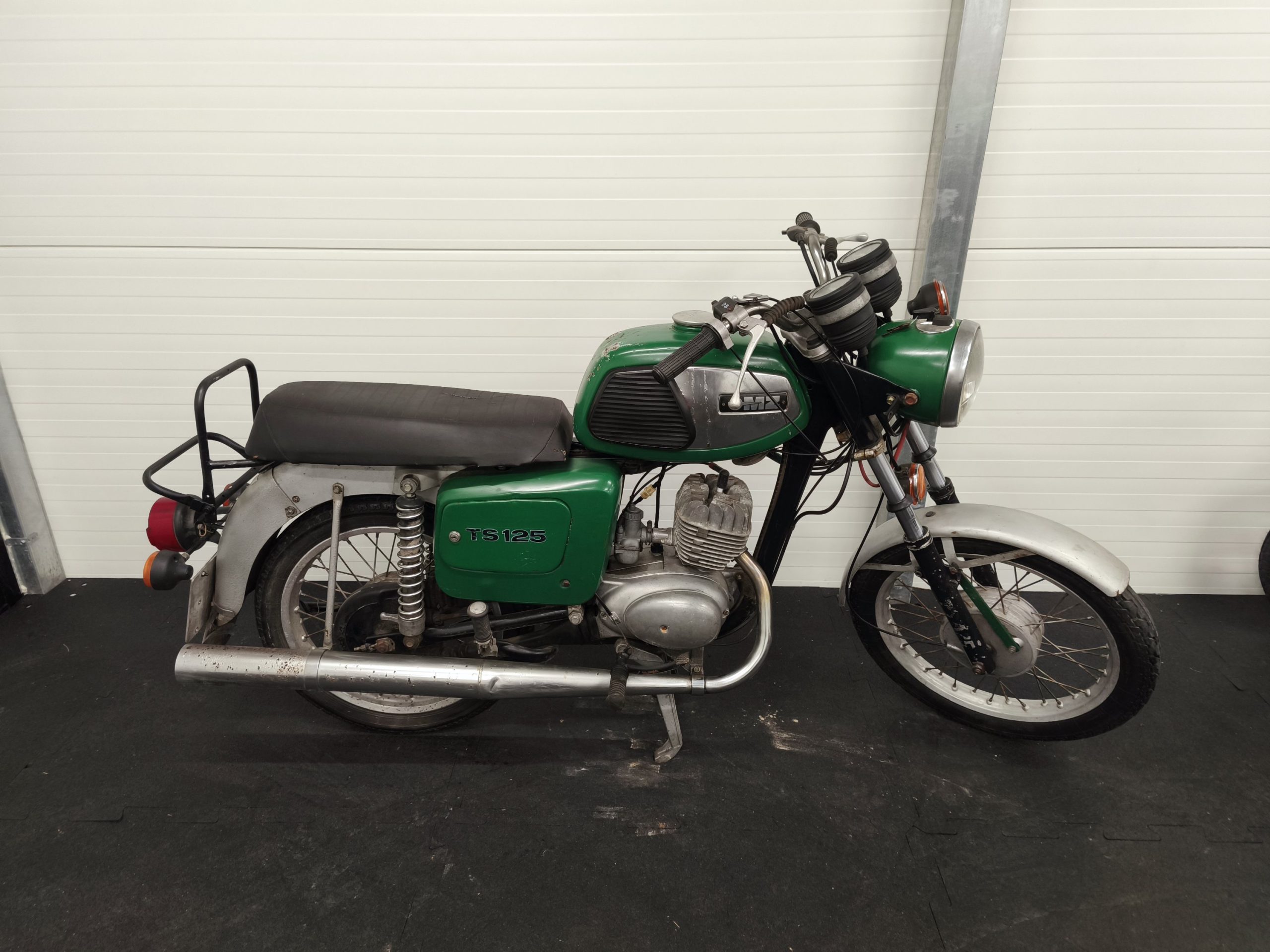 MZ TS 125 z dokumentami - ciemno zielona.