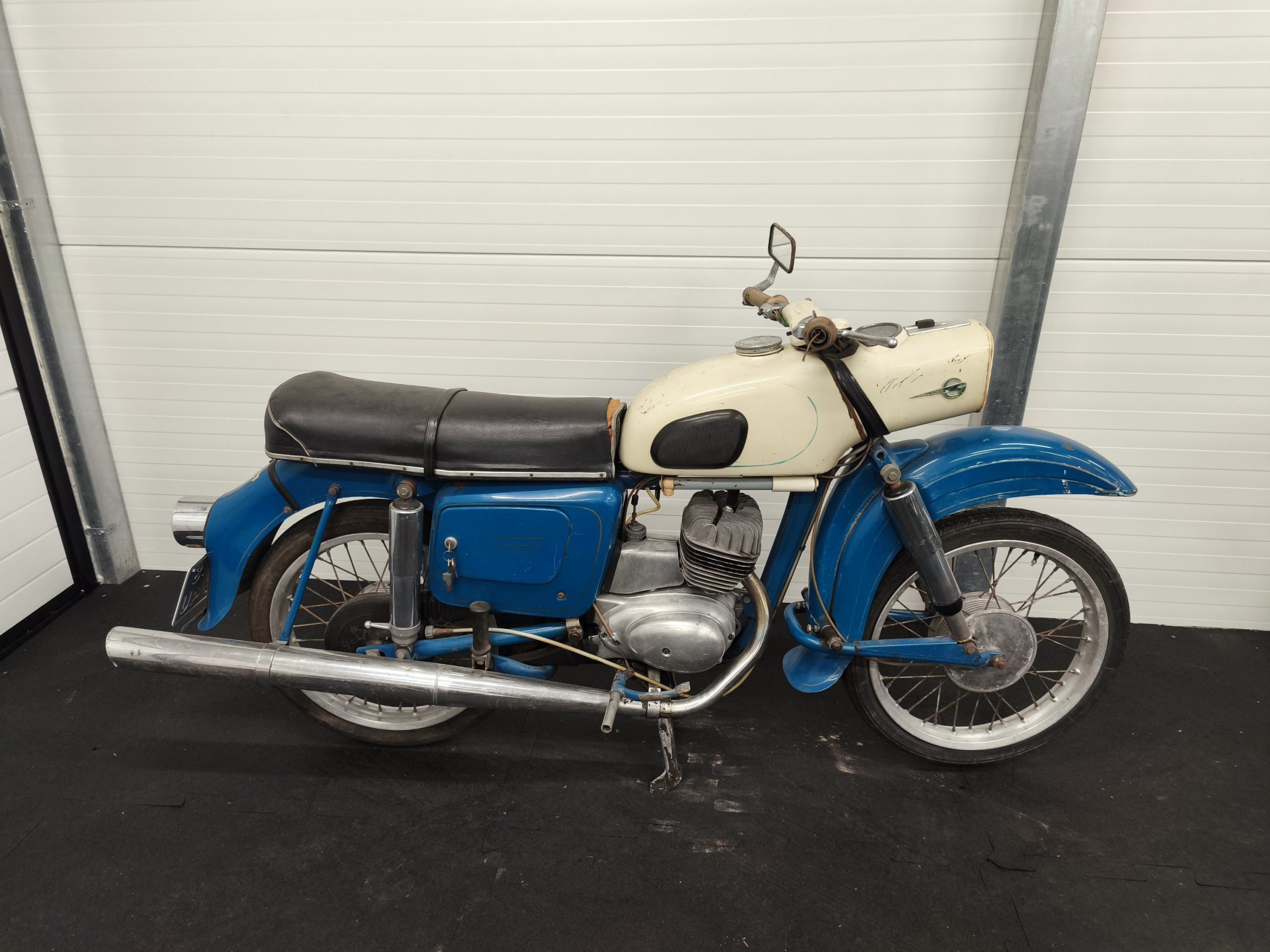 MZ ES 125 Trophy z dokumentami