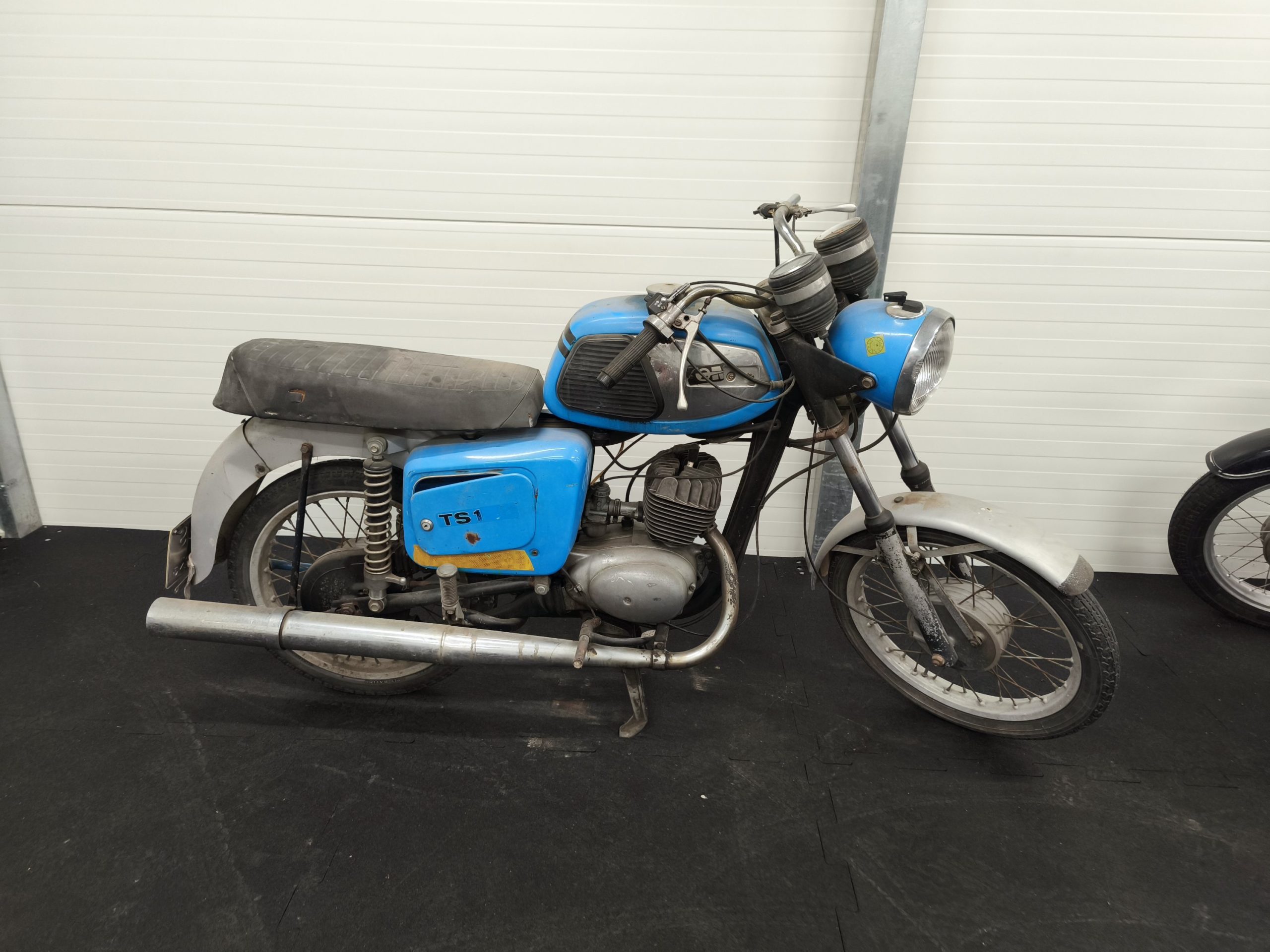 MZ TS 125 z dokumentami - zabytek