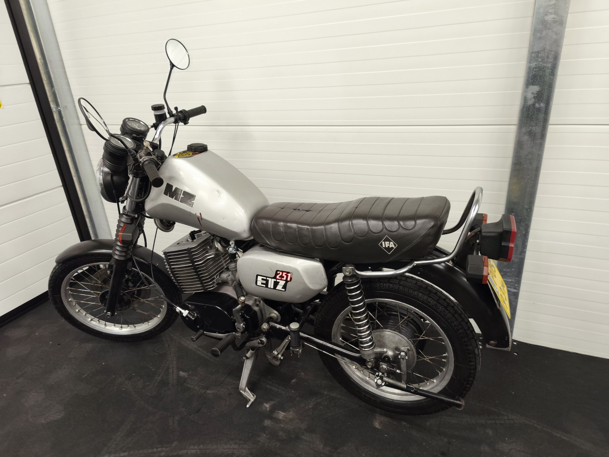 MZ ETZ 251 z dokumentami - obrazek 6