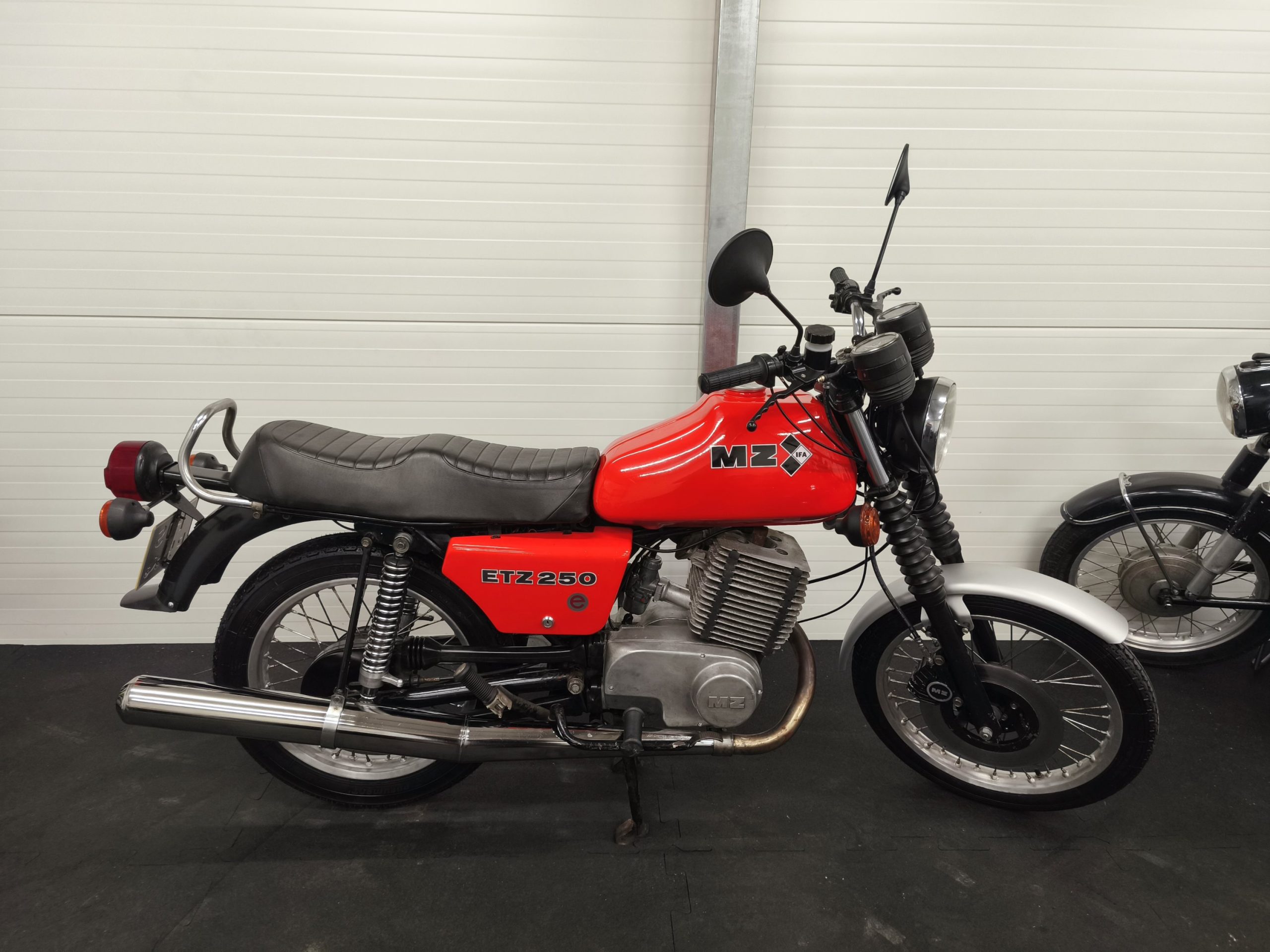 REZERWACJA - MZ ETZ 250 z dokumentami