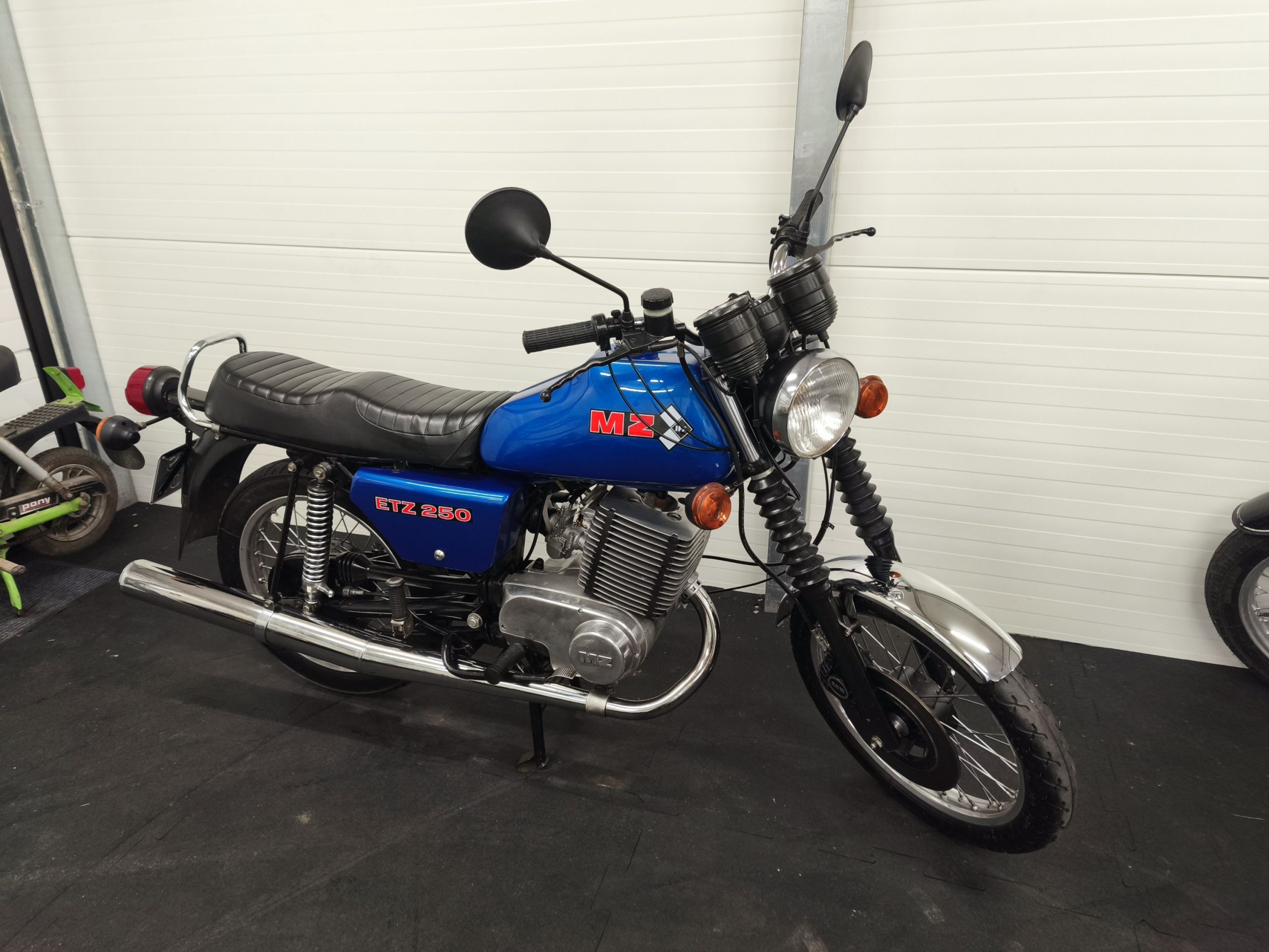 MZ ETZ 250 z dokumentami - granatowy metalik. - obrazek 2