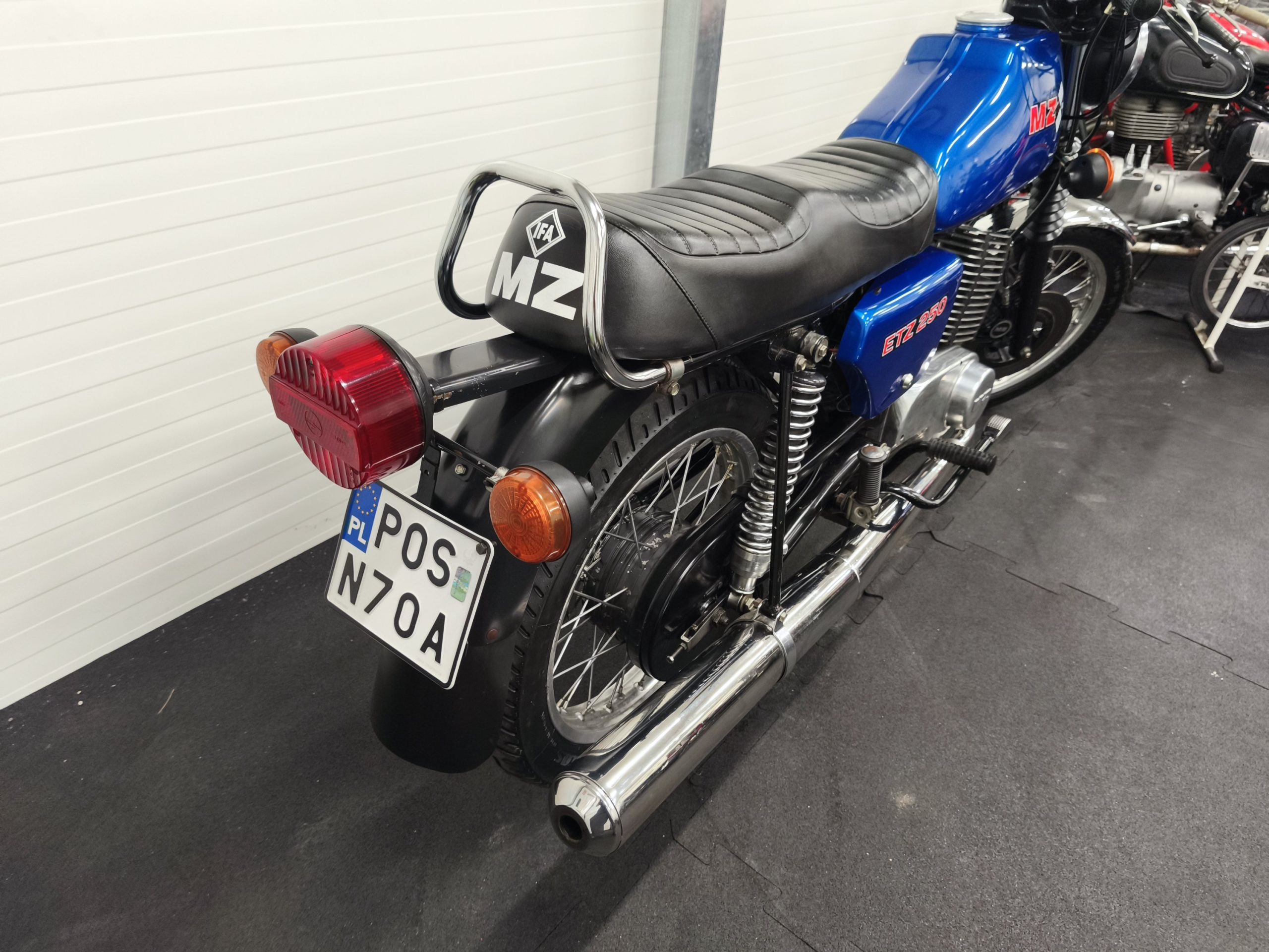 MZ ETZ 250 z dokumentami - granatowy metalik. - obrazek 25