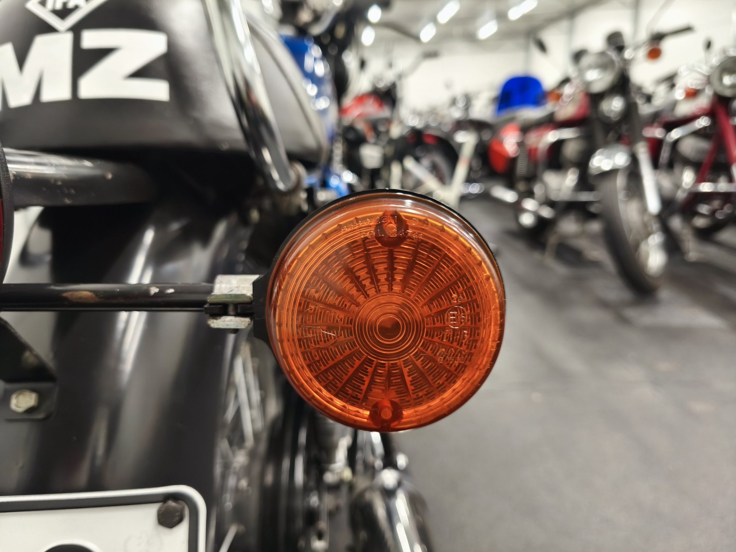 MZ ETZ 250 z dokumentami - granatowy metalik. - obrazek 22