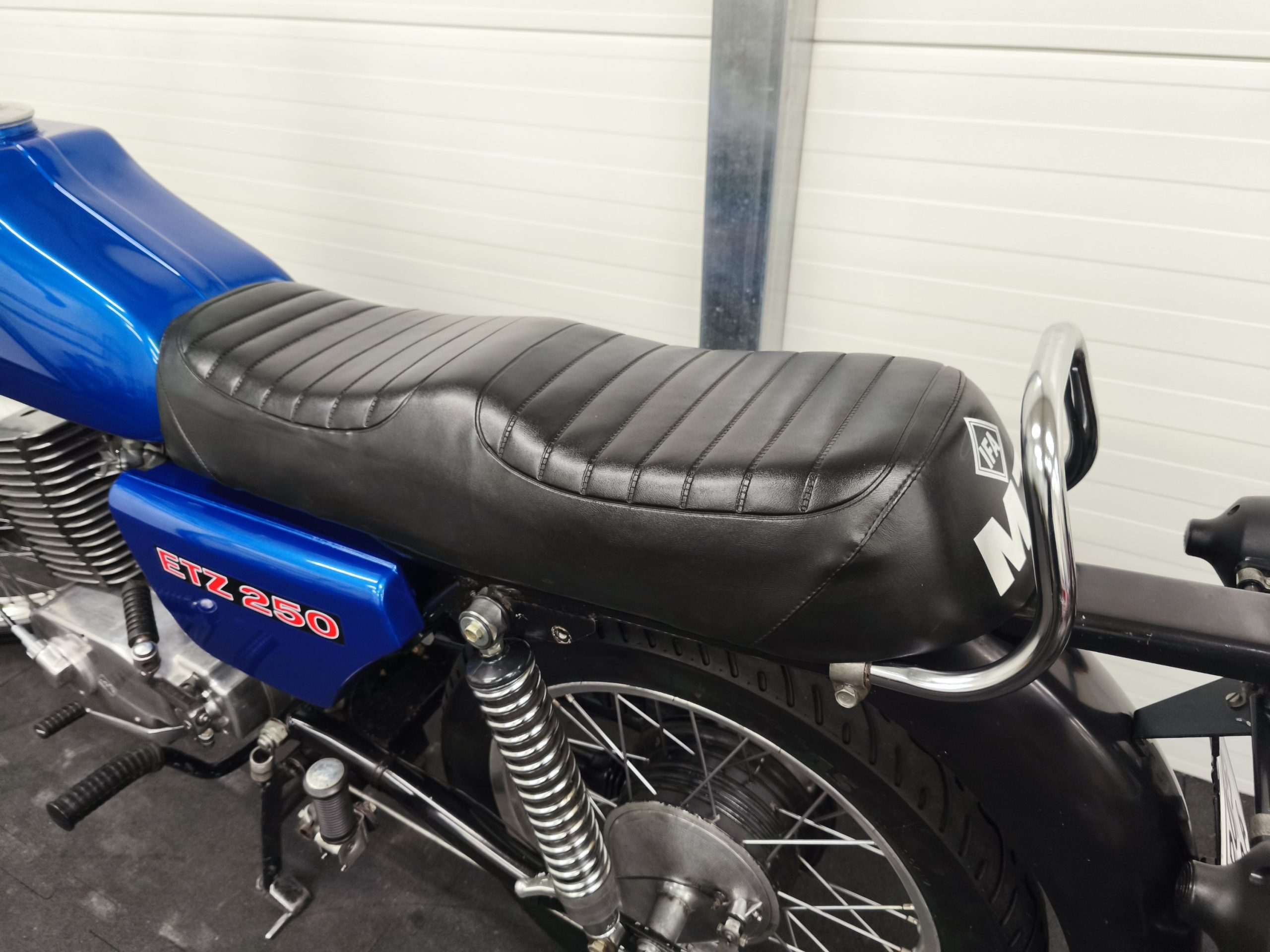 MZ ETZ 250 z dokumentami - granatowy metalik. - obrazek 30