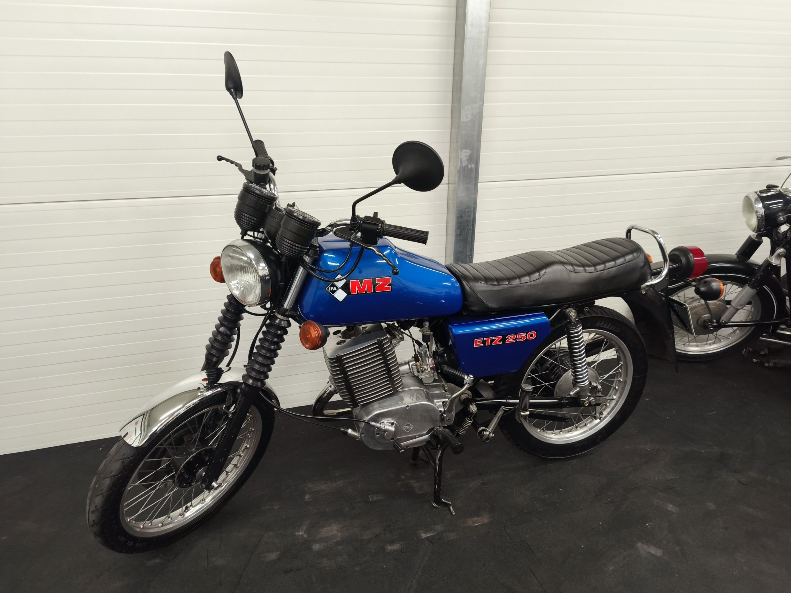 MZ ETZ 250 z dokumentami - granatowy metalik. - obrazek 5