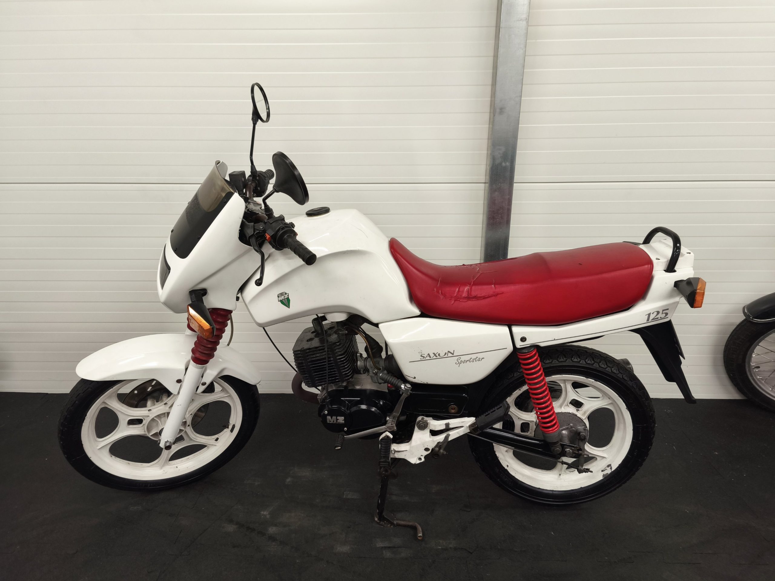 MuZ Saxon 125 Sportstar z dokumentami (MZ ETZ 125)