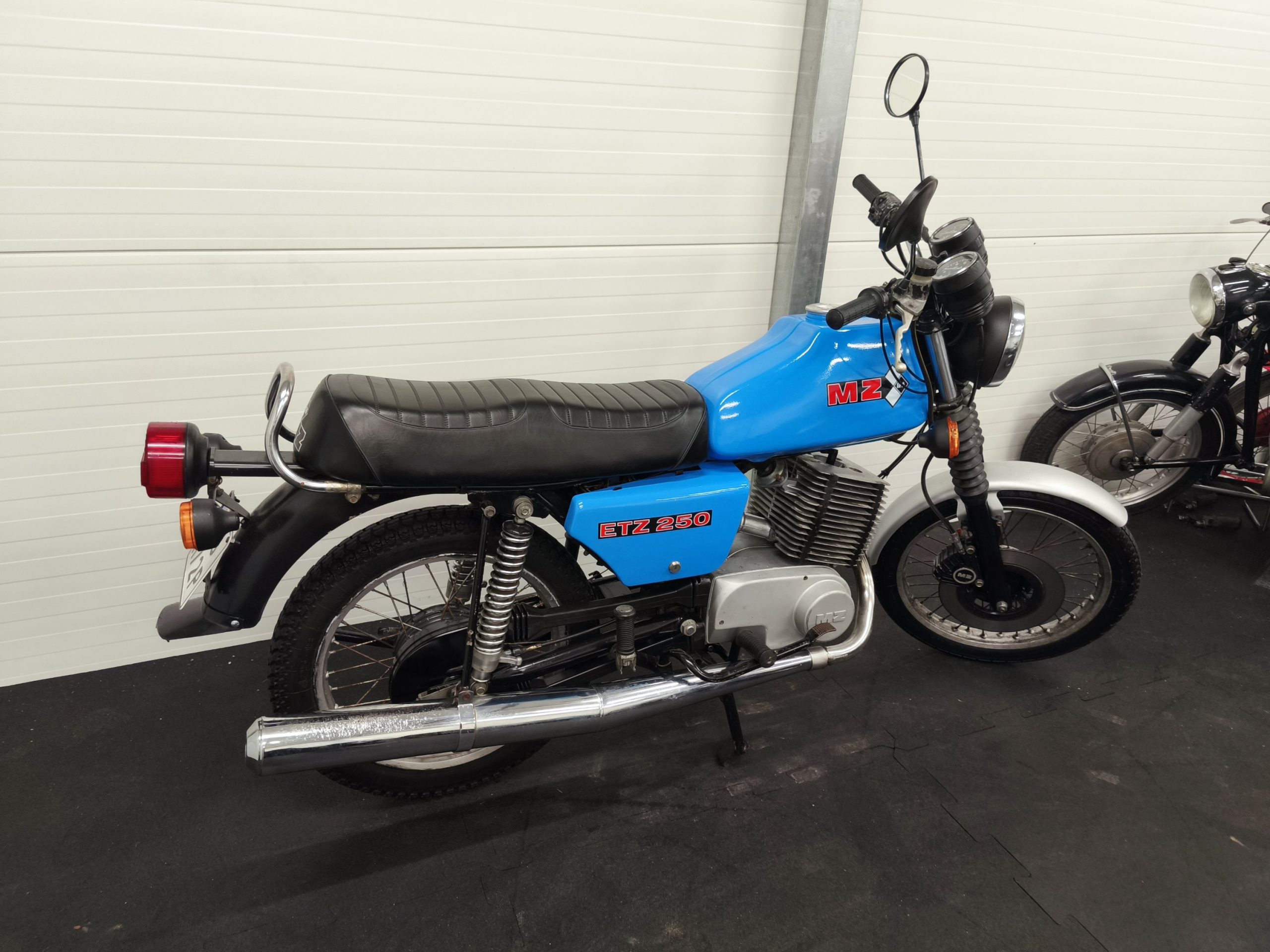 MZ ETZ 250 z dokumentami - niebieska. - obrazek 3