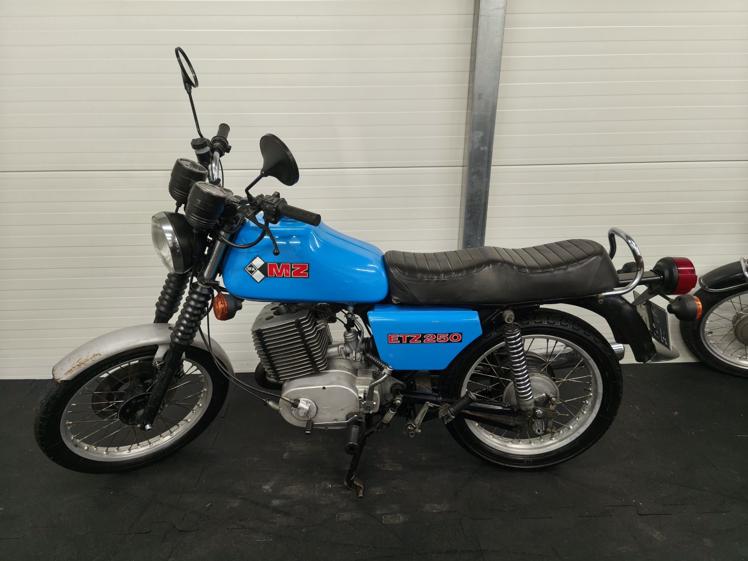 REZERWACJA - MZ ETZ 250 z dokumentami - niebieski lakier. - obrazek 4