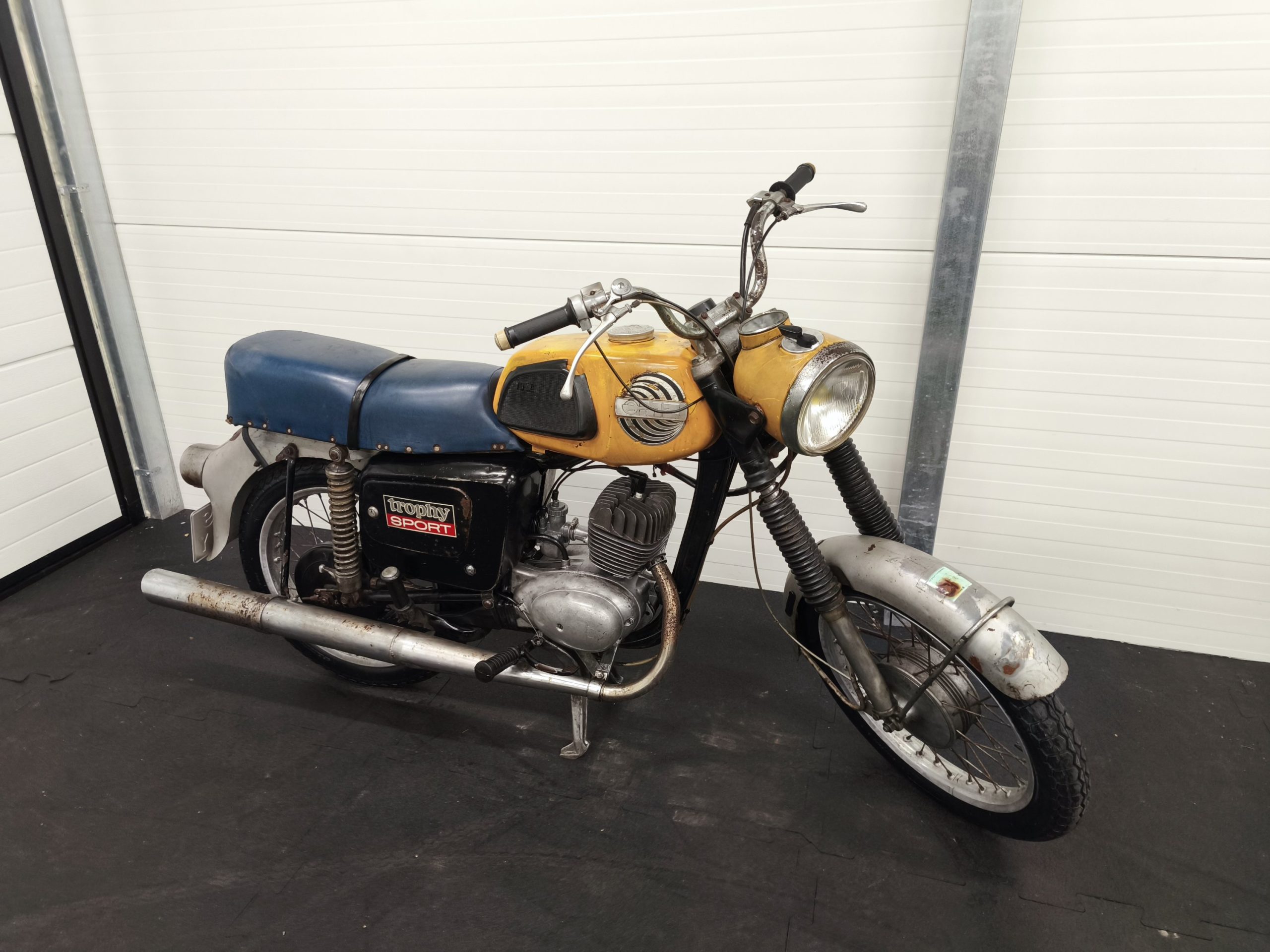 MZ ETS 125 z dokumentami - obrazek 2